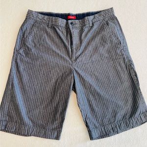 Mens Izod shorts size 34